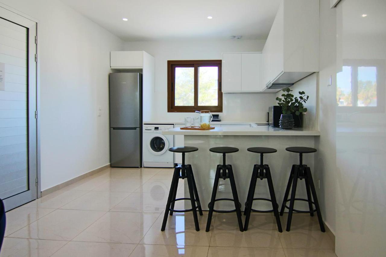 Phaedrus Living: Seaside Flat Constantinos 113 Apartament
